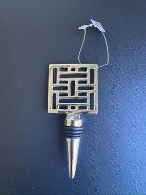 Natori Silver Geometric Square Bottle Stopper